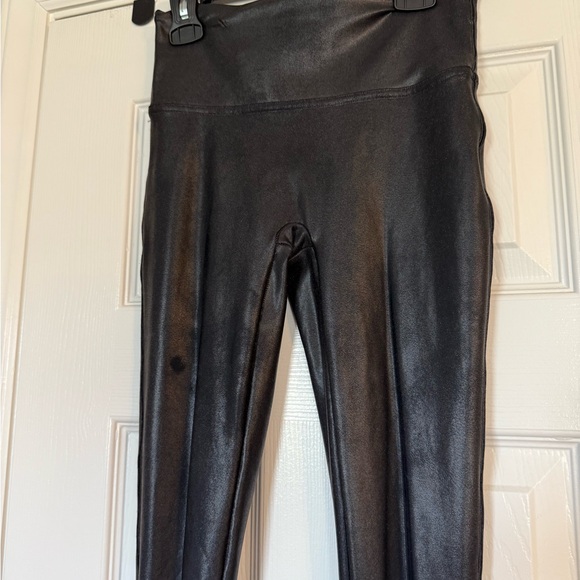 Spanx Black Faux Leather Leggings size Small/petite - Picture 5 of 10
